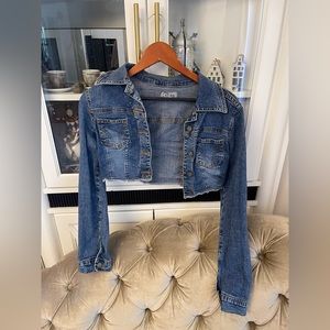 ISSI crop Jean jacket, size small. Made in USA- preowned.